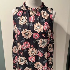 Loft Outlet flowy light weight ank. 100% polyester. Great condition.